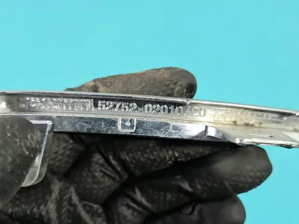OEM 52752-02010 Tira Parachoques Trasero Toyota Auris II image 7