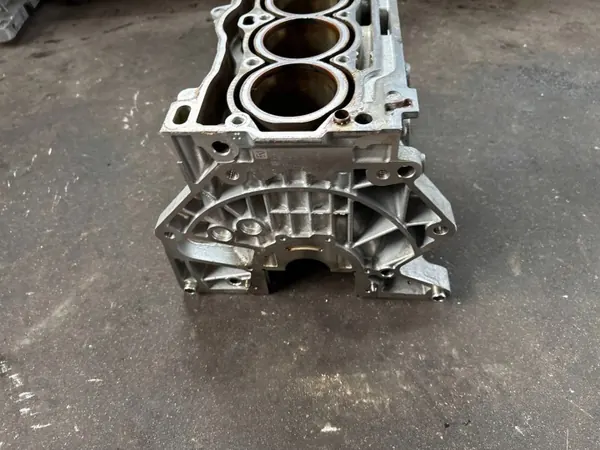 Bloc Moteur Audi A3 8V 1.4 DGE OEM 04E103023DK image 3