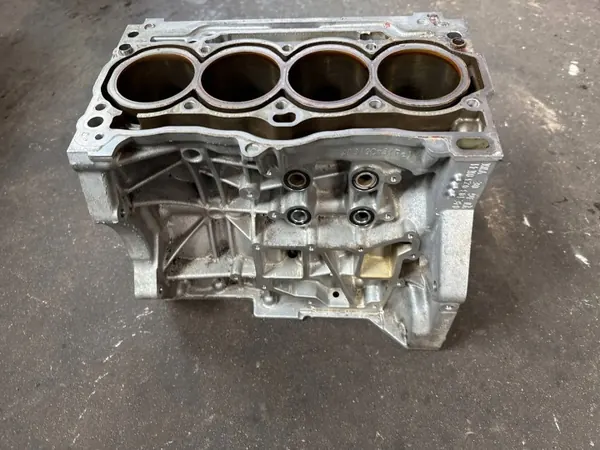 Bloc Moteur Audi A3 8V 1.4 DGE OEM 04E103023DK image 4