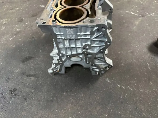 Bloc Moteur Audi A3 8V 1.4 DGE OEM 04E103023DK image 5