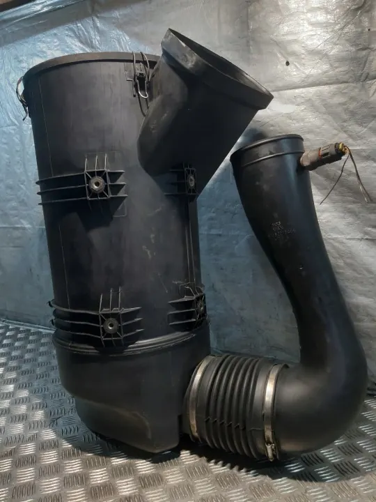 MAN TGA/TGS Luftfilterhus OEM 81084006025 image 4