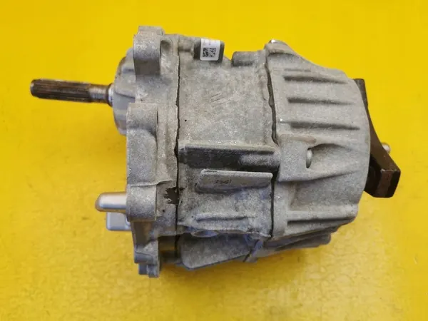 Mercedes-Benz VITO W447 1.6 CDI Gearbox Reducer A7252800100 image 3