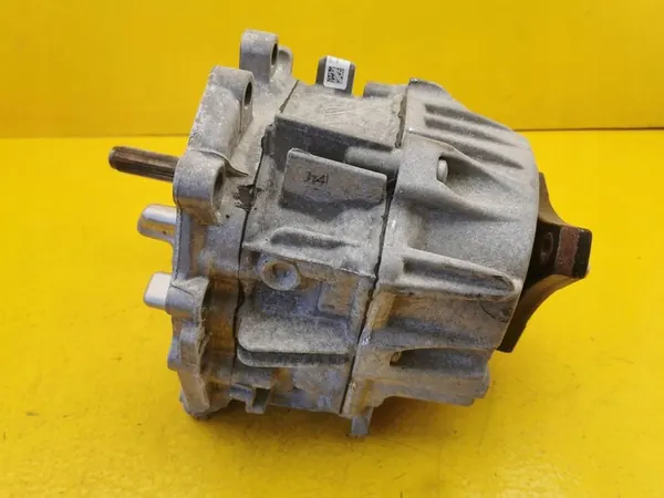 Mercedes-Benz VITO W447 1.6 CDI Gearbox Reducer A7252800100 image 8
