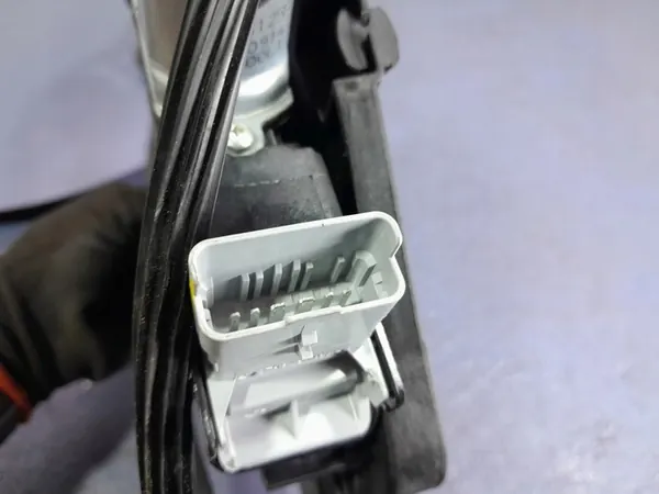 Regulador de janela dianteira direita PEUGEOT 208 II 9829043380 image 5