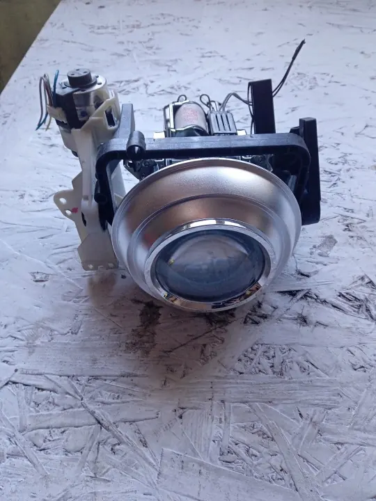 OEM 1305310245 Oikea Bi-Xenon Ajovalolasi Audi A4 B7 image 2