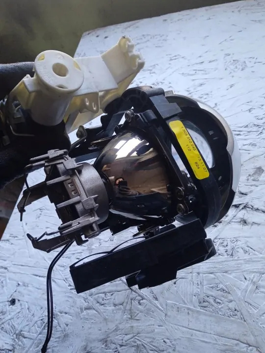 OEM 1305310245 Oikea Bi-Xenon Ajovalolasi Audi A4 B7 image 3