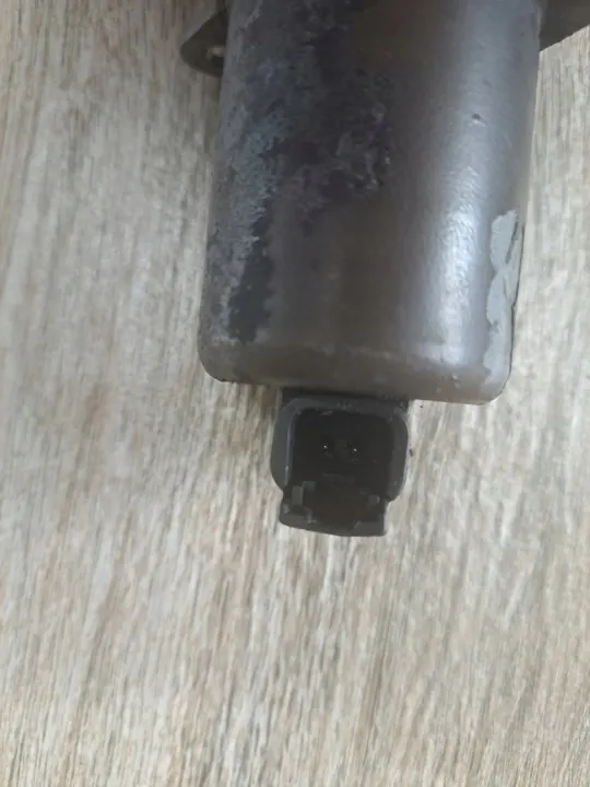 Ölfilter-Basisventil OEM 21234200 Renault Volvo image 3