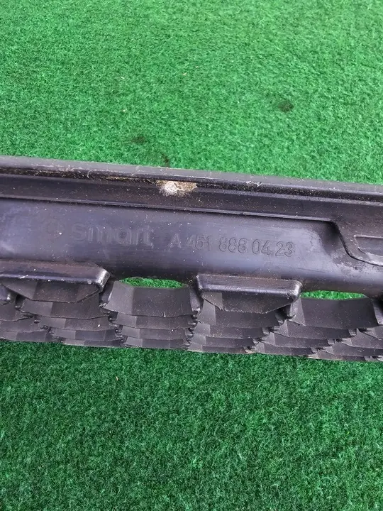 SMART FORTWO LIFT W451 Rejilla Parachoques Delantera A4518880423 image 3