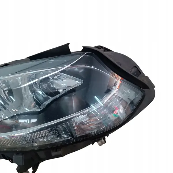 Rechter voorlamp Mercedes B W246 Lift A2468205461 image 2