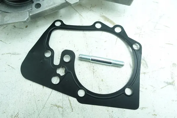 Bomba de agua Bosch para Renault Kangoo image 3