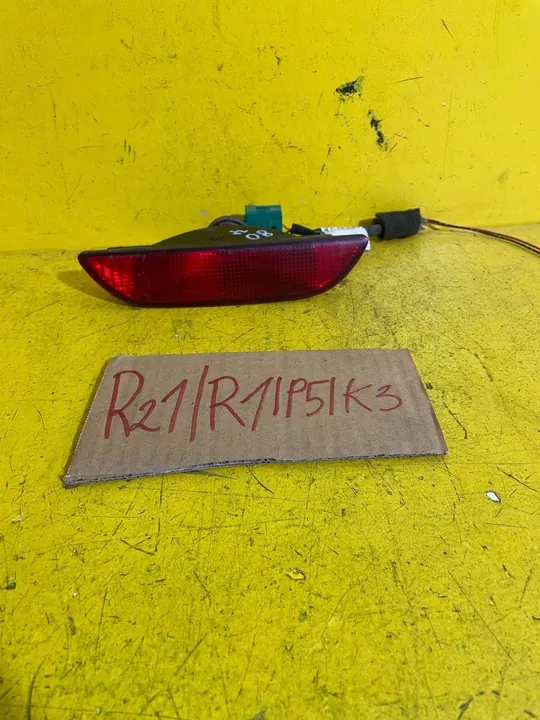 Nissan Note (E11) 2006 Para-choque Traseiro Halógeno image 2