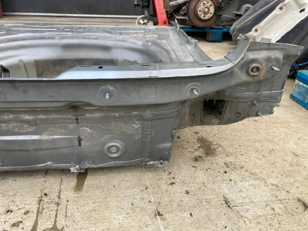 Heckblech OEM PAS TYŁ WANNA SUPERB III KOMBI image 3