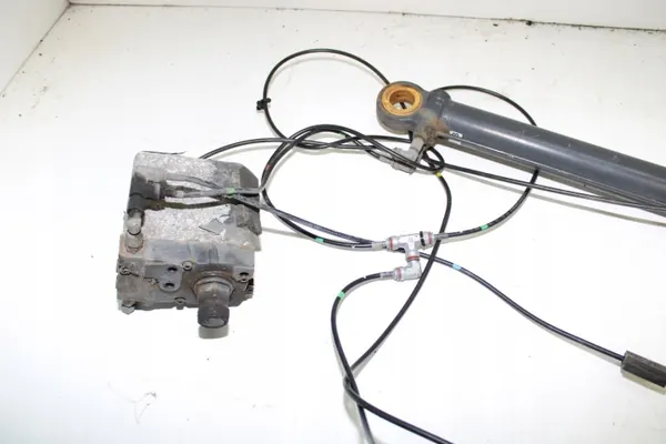 Vérin de levage de cabine OEM 0035530205 Mercedes Actros MP4 image 3