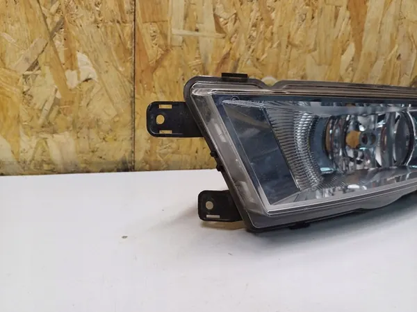 Farol de Neblina Esquerdo Skoda Rapid OE 5JA941701 image 3