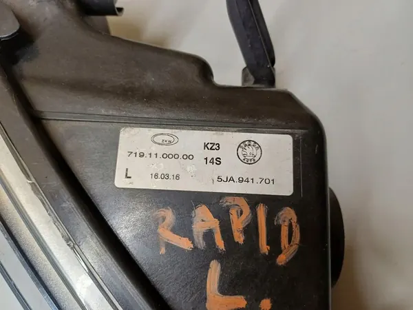 Farol de Neblina Esquerdo Skoda Rapid OE 5JA941701 image 7