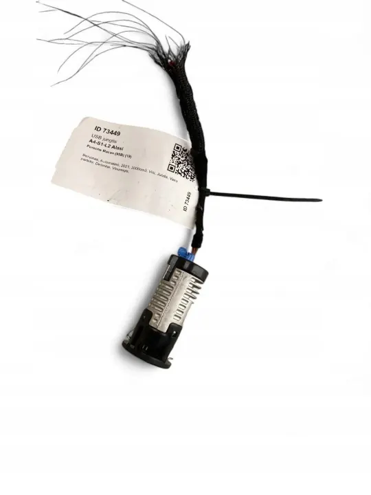 Porsche Macan Tomada USB OEM 95B035252 image 3