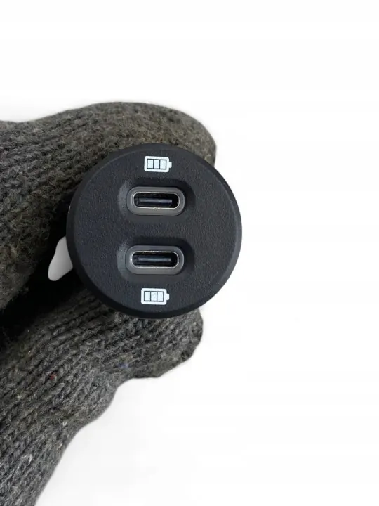 Porsche Macan Tomada USB OEM 95B035252 image 4