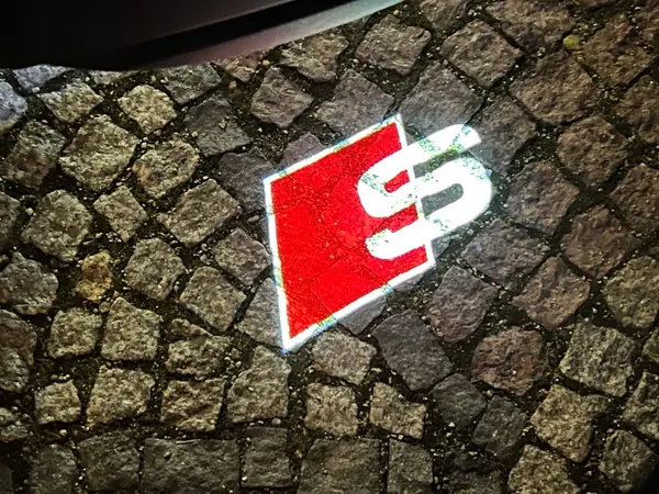 Projecteur LED Logo Audi Porte OEM 4G0052134F image 3