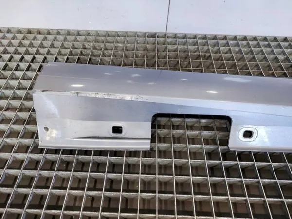 Protector de umbral derecho OEM A2466900340 Mercedes Clase A image 7