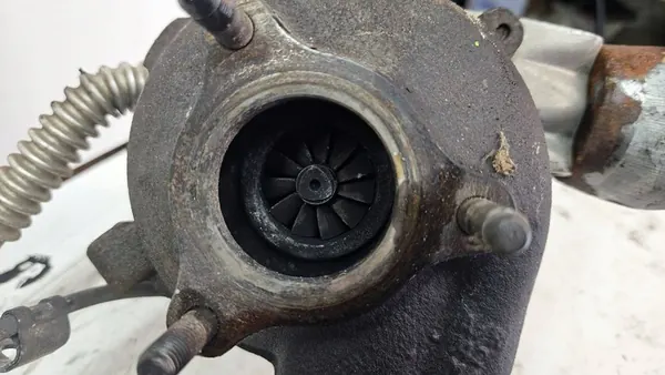 KIA CERATO 04-06 Turboalimentador OE 282012A110 image 4