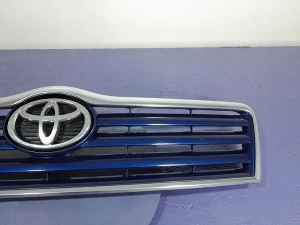 Toyota Avensis II Grille OEM 53114-0D060 Gebruikt image 3
