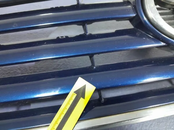 Toyota Avensis II Grille OEM 53114-0D060 Gebruikt image 6
