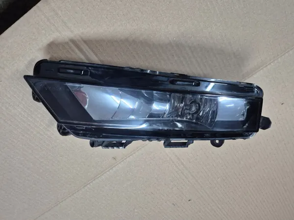 Farol Halogéneo Esquerdo Skoda Octavia III OEM 5E0941699F image 10