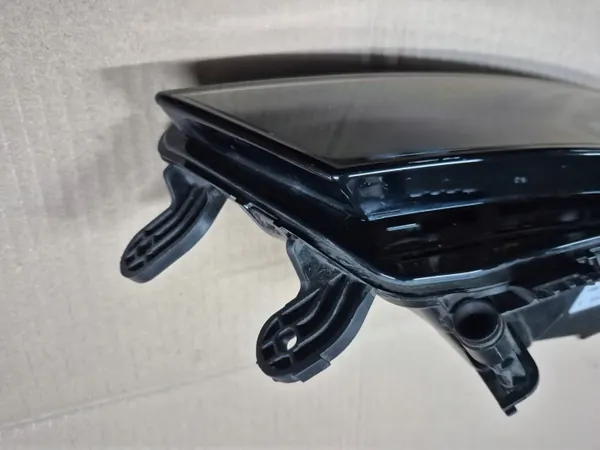 Farol Halogéneo Esquerdo Skoda Octavia III OEM 5E0941699F image 4