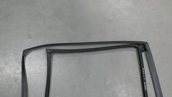 Joint guide vitre BMW G31 gauche arrière OEM 7336989 image 3