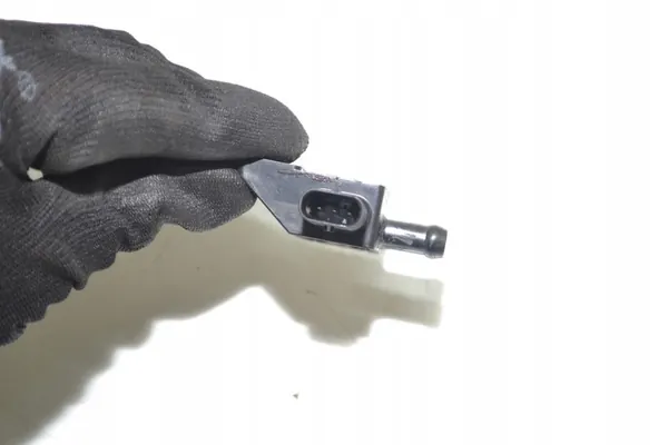 BMW F11 F10 F30 F31 F15 F20 DPF-paineanturi 8570686 image 2