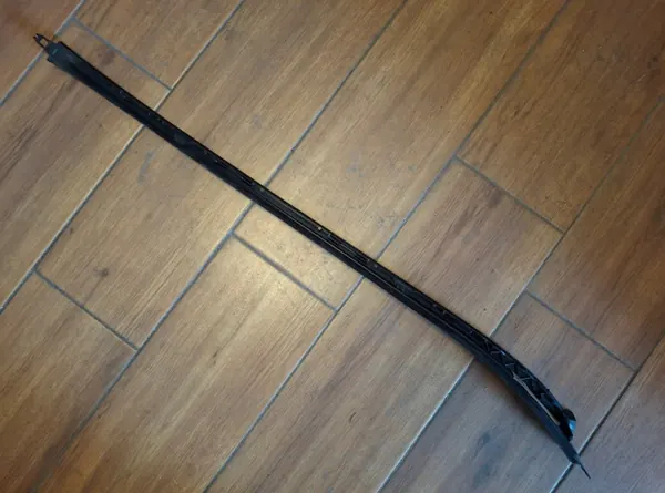 Mercedes W206 voor rechts raamafstrijker OEM A2066900200 image 4
