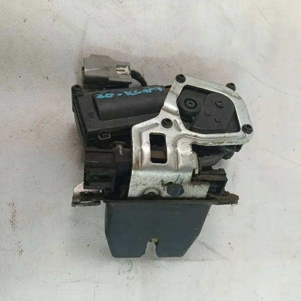 Ford Escape 20- Kofferraumverriegelung OEM FA1A-N442A66-BF image 2