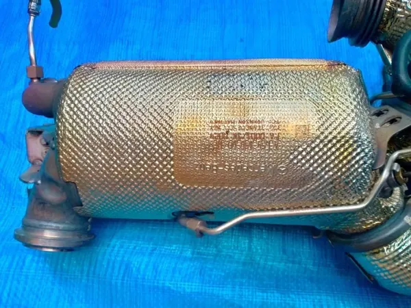 Filtro DPF Mercedes OEM A6541400013 - Usado image 7