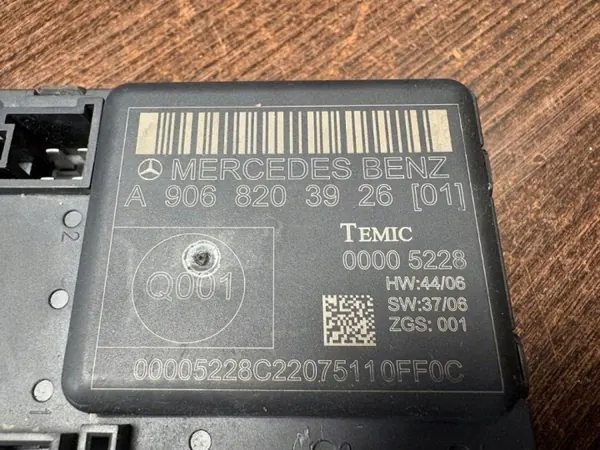 OEM 9068203926 Fram höger dörrmodul - Begagnad image 7