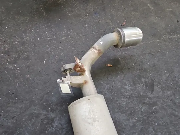 BMW X5 F15 Pakoputken Vaimennin OEM 15982410 3.0D image 5