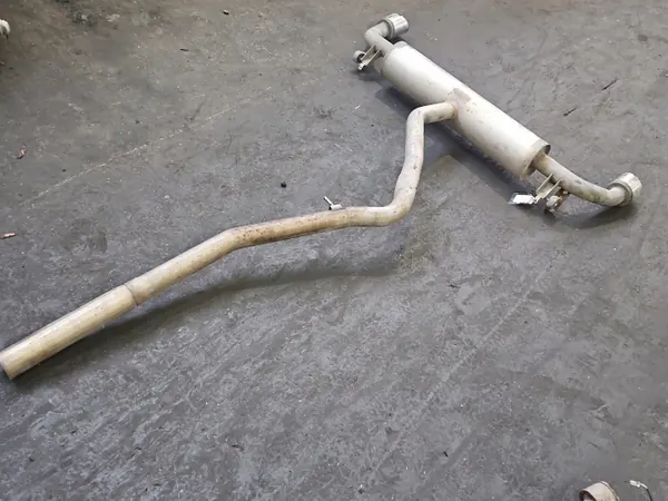 BMW X5 F15 Pakoputken Vaimennin OEM 15982410 3.0D image 6