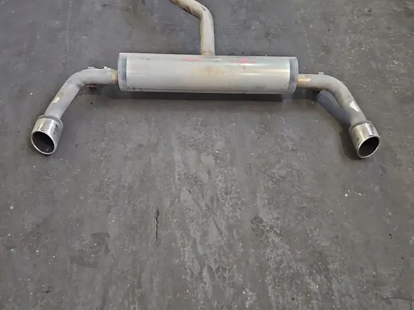 BMW X5 F15 Pakoputken Vaimennin OEM 15982410 3.0D image 7