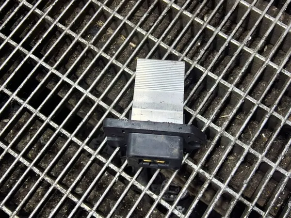 Resistência do Ventilador Hyundai i40 OEM SKE57248 - Usado image 3