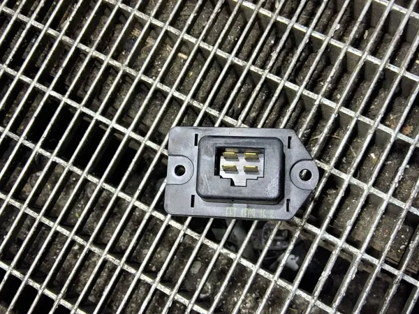 Resistência do Ventilador Hyundai i40 OEM SKE57248 - Usado image 4