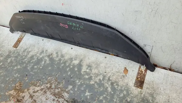 Spoiler de parachoques delantero Skoda Fabia Mk2 5J0807061C image 4