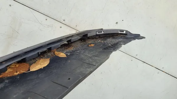 Spoiler de parachoques delantero Skoda Fabia Mk2 5J0807061C image 7