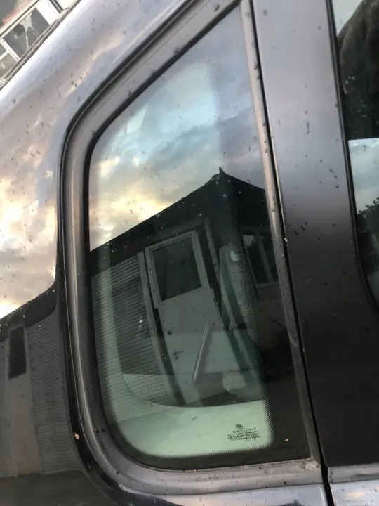 VW Golf VII bak höger karossglas OEM 43R001057 image 2