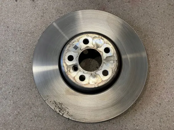 Frambromsskiva OEM 7915322 höger sida BMW 4 image 2