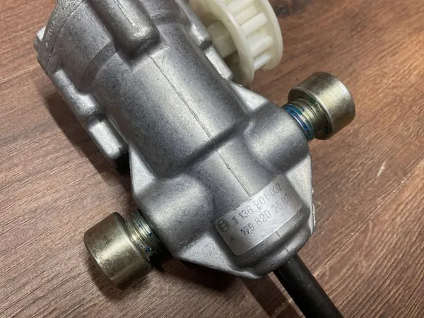 Voorste linker stoelmotor OEM 1298202507 Mercedes SL R129 image 5