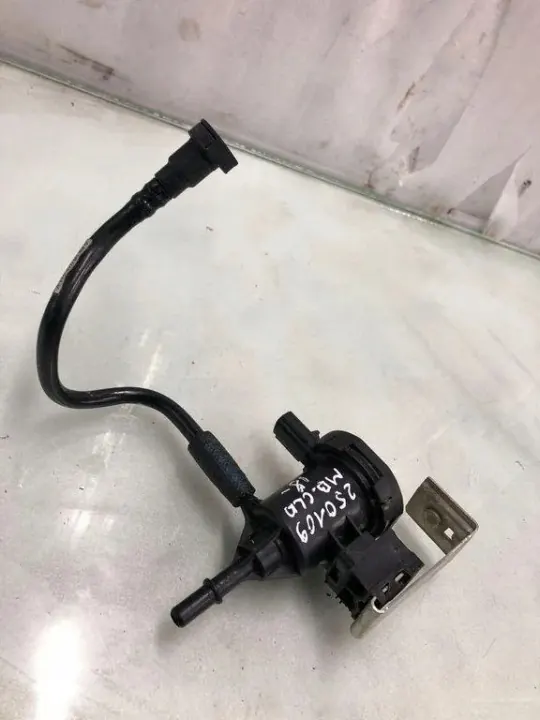 Électrovanne OEM A00047606 pour Mercedes-Benz CLA image 3