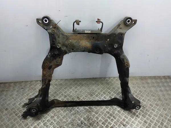 Volvo V60 2012 Subchasis Delantero OEM AMD87655 image 2