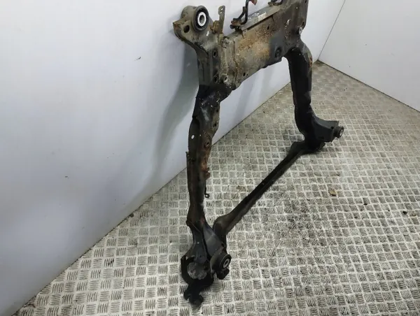 Volvo V60 2012 Subchasis Delantero OEM AMD87655 image 10