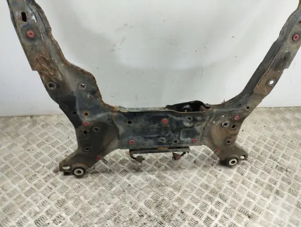 Volvo V60 2012 Subchasis Delantero OEM AMD87655 image 4