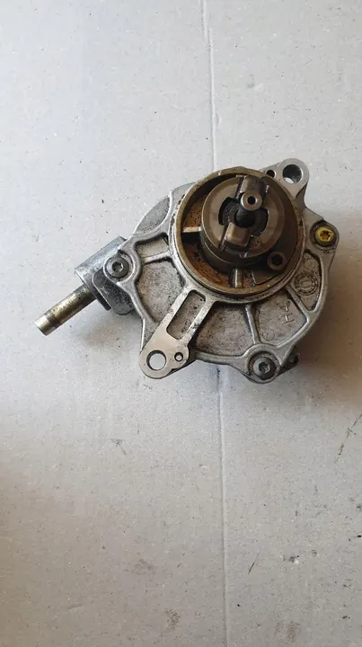 Imupumppu Mercedes SLK R170 A1112300065 image 2