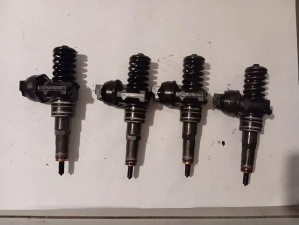 OEM 03813073AG inspuitpomp voor VW Golf V image 2
